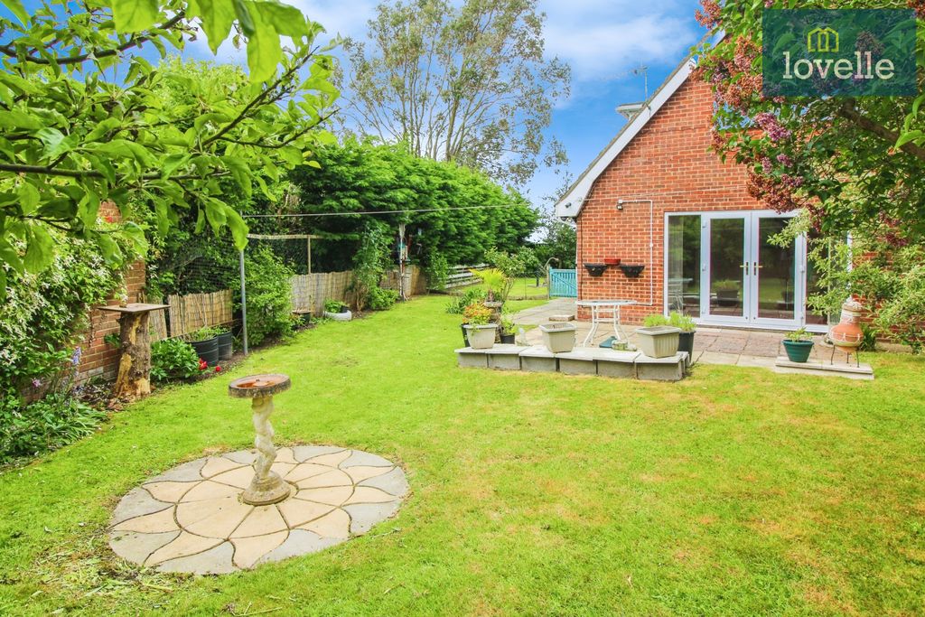 Property photo 2 of 16