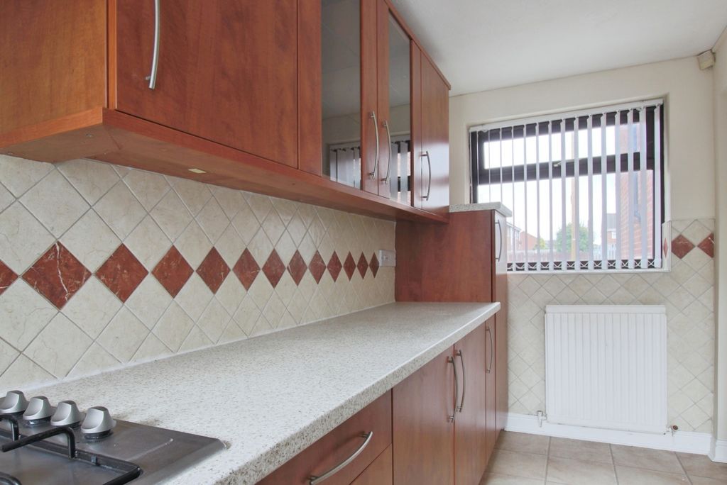 Property photo 3 of 12 4230856