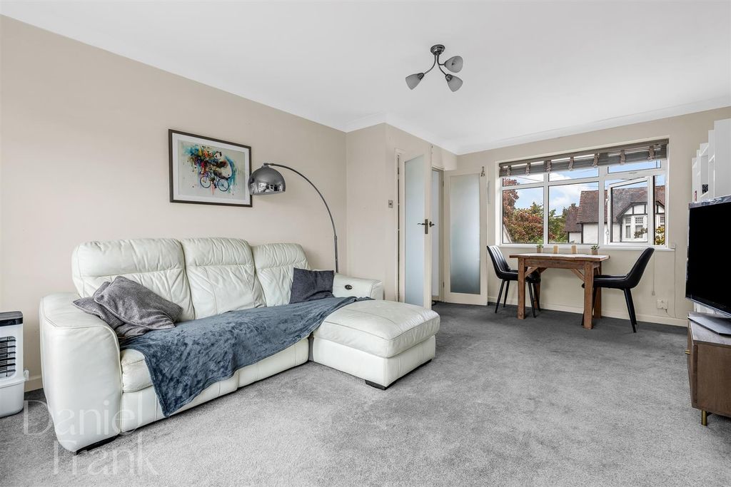 Property photo 3 of 13