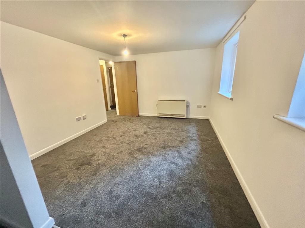 Property photo 2 of 8 Image