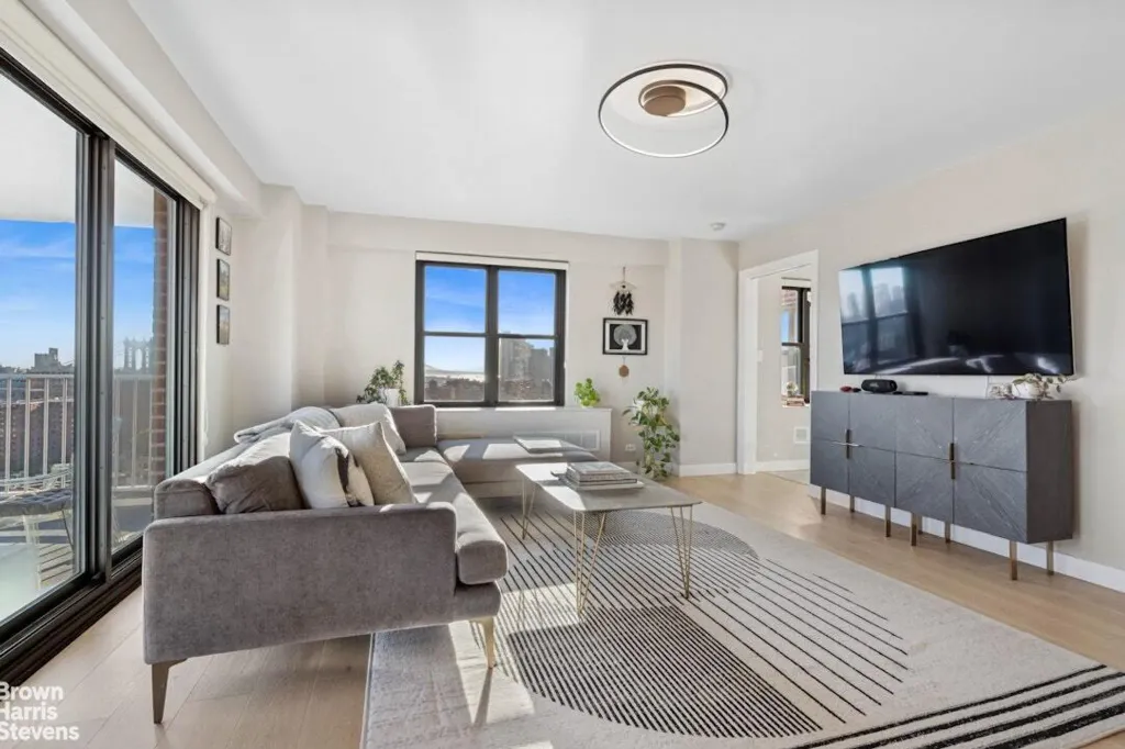 Property photo 2 of 12 <Alttext/>