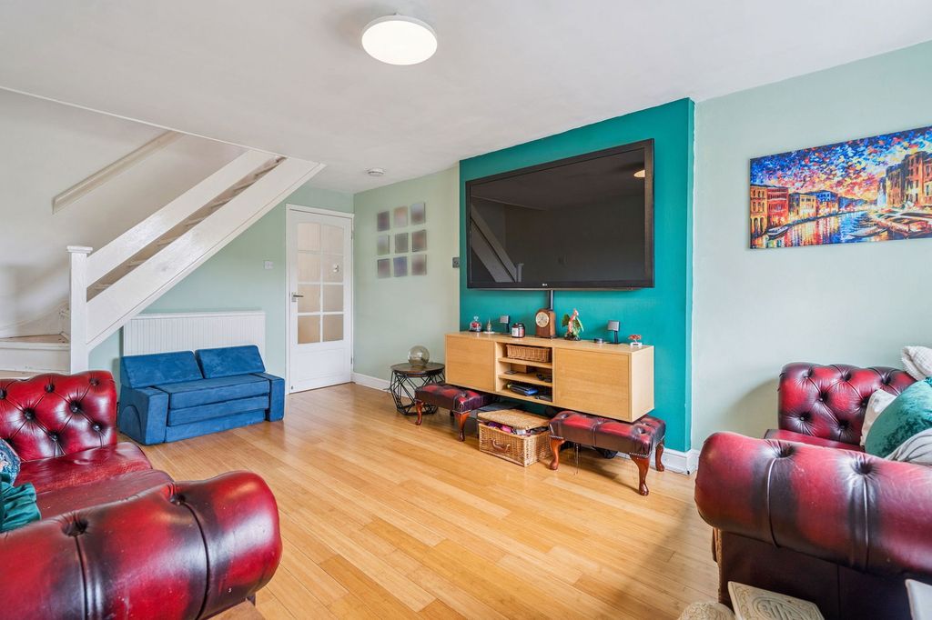 Property photo 2 of 12