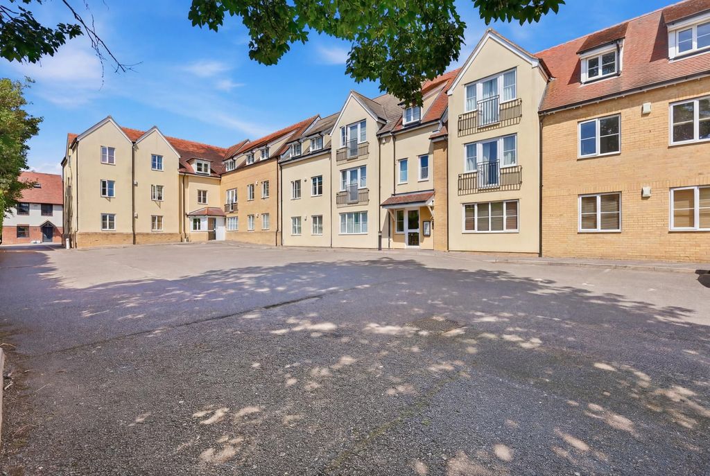 Property photo 1 of 13 Purpose Built Apartment