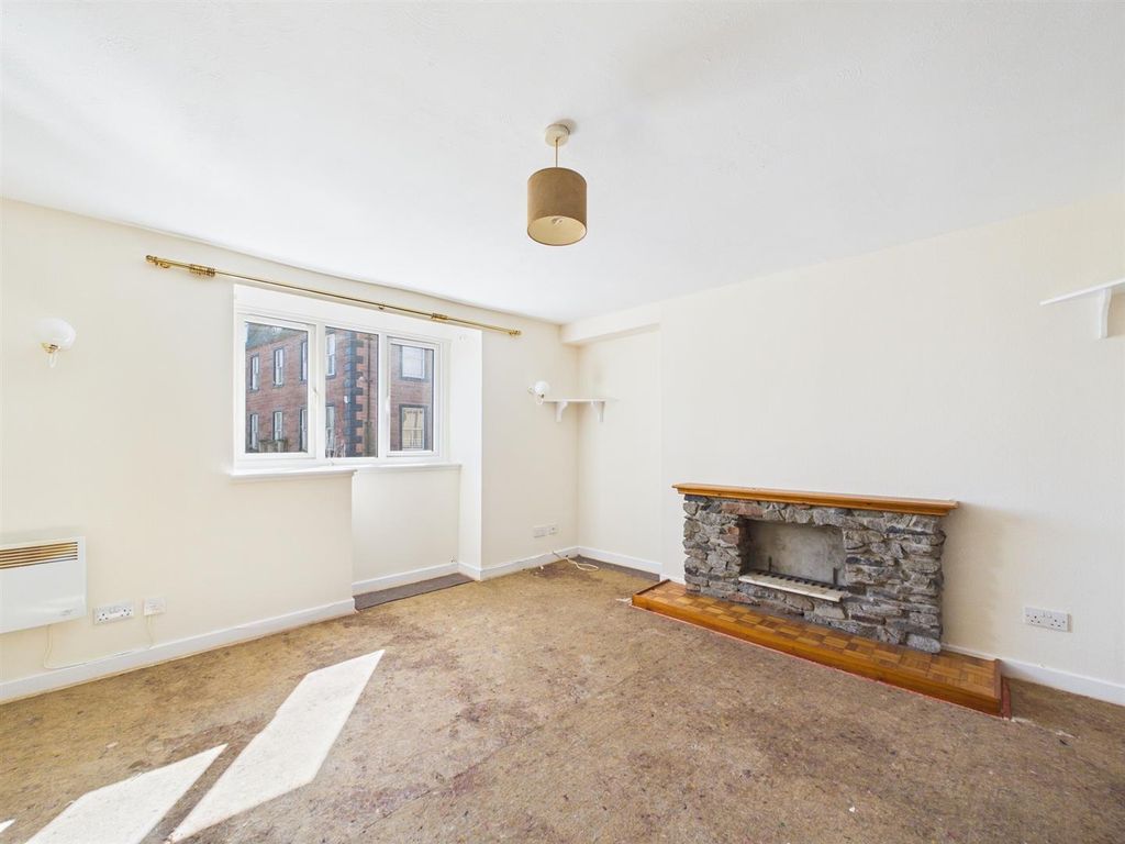 Property photo 2 of 11 Cam01486G0-Pr1036-Still001.Jpg