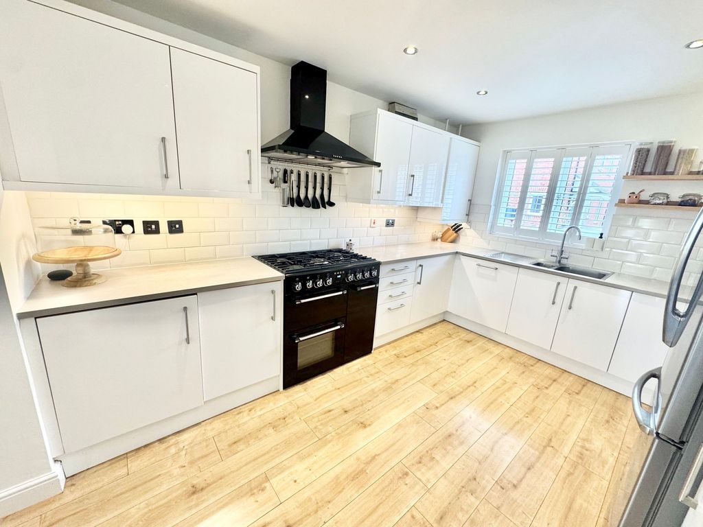 Property photo 3 of 30