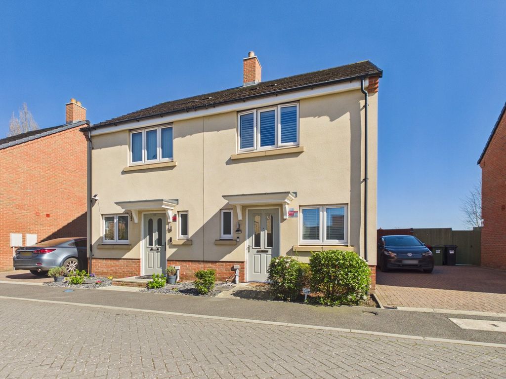 Property photo 1 of 13 Front