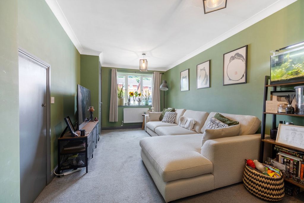Property photo 2 of 17