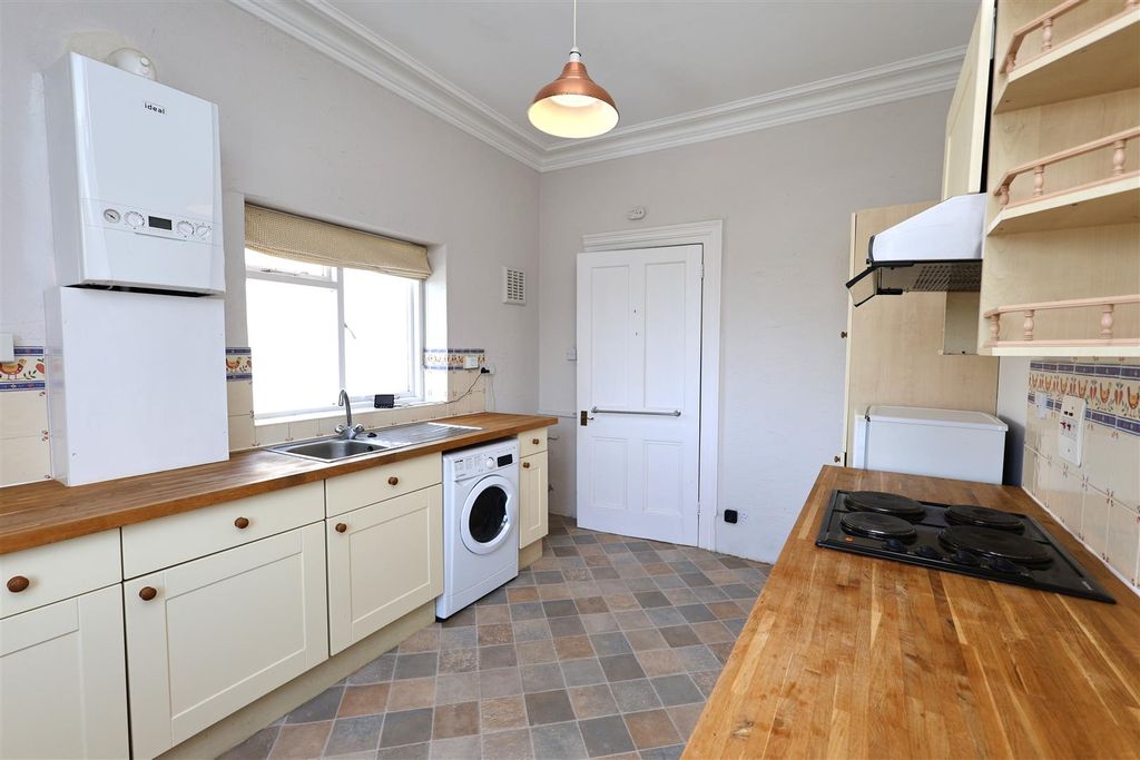 Property photo 2 of 17 Kitchen