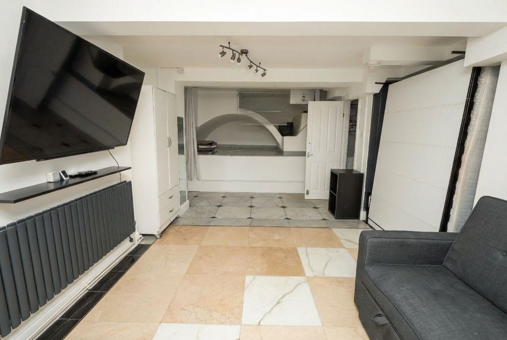 Property photo 3 of 11 Image 2