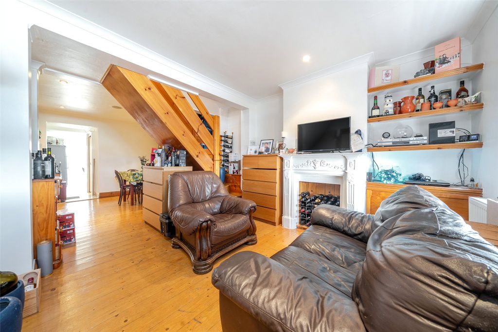 Property photo 3 of 11 Picture No. 14