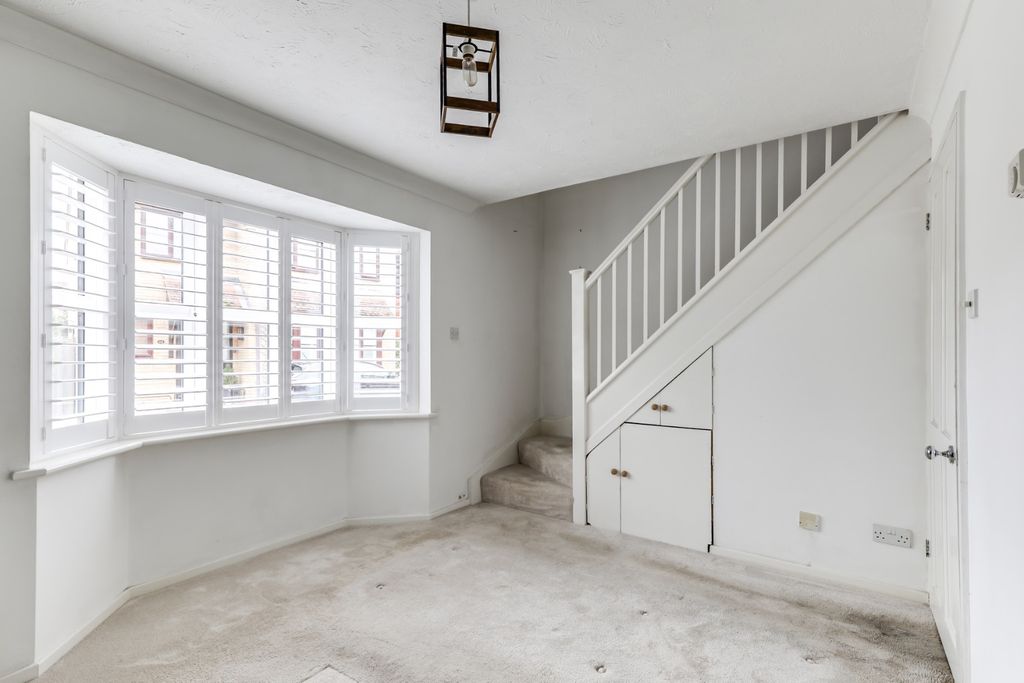 Property photo 2 of 15 5475924