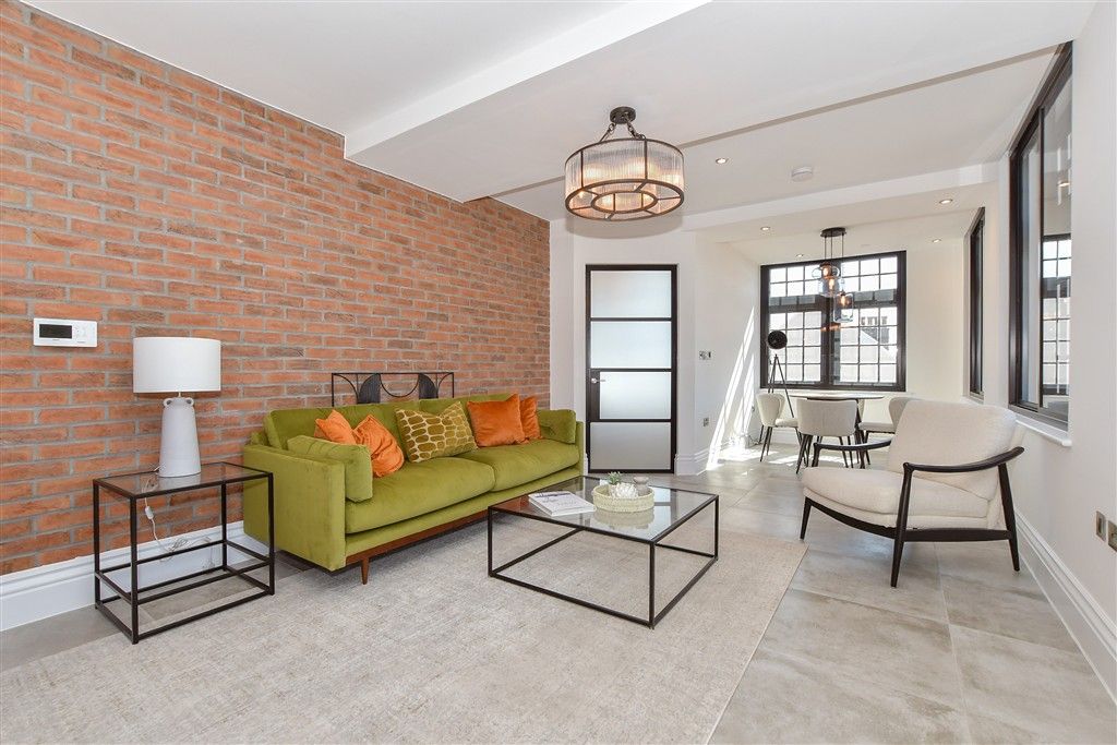 Property photo 3 of 15 Lounge Diner