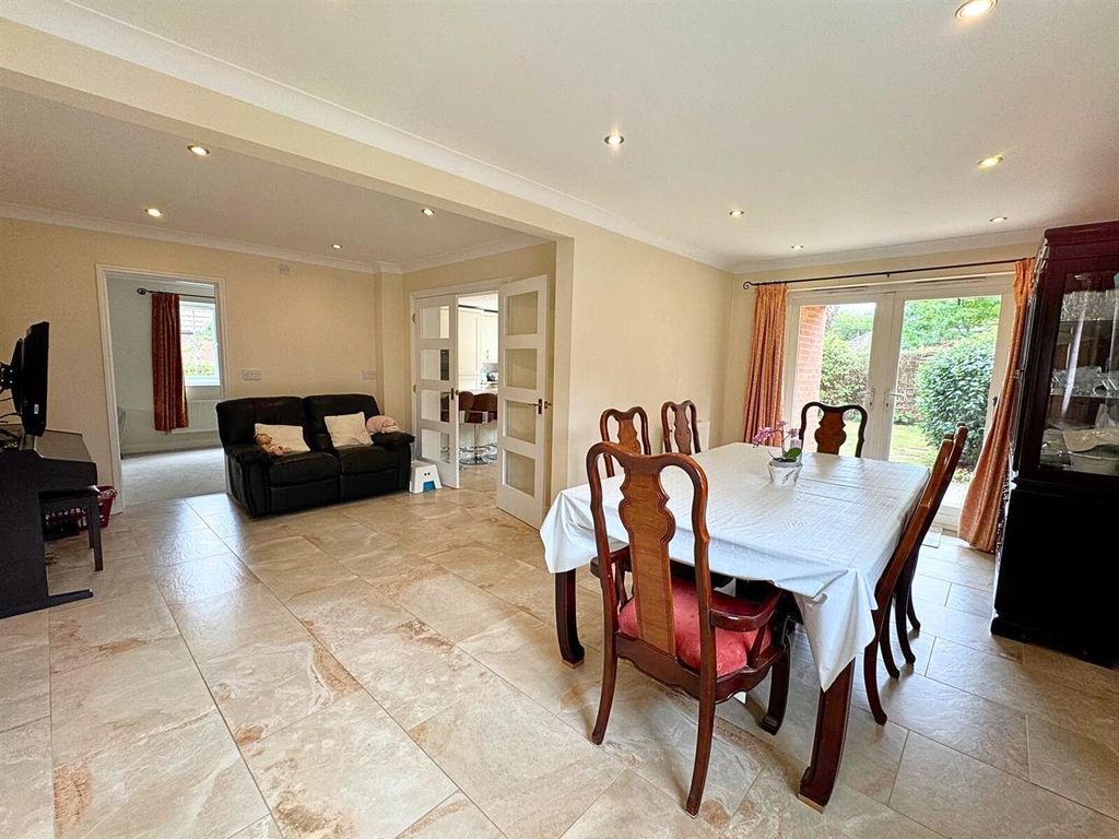 Property photo 2 of 24 Kitchen