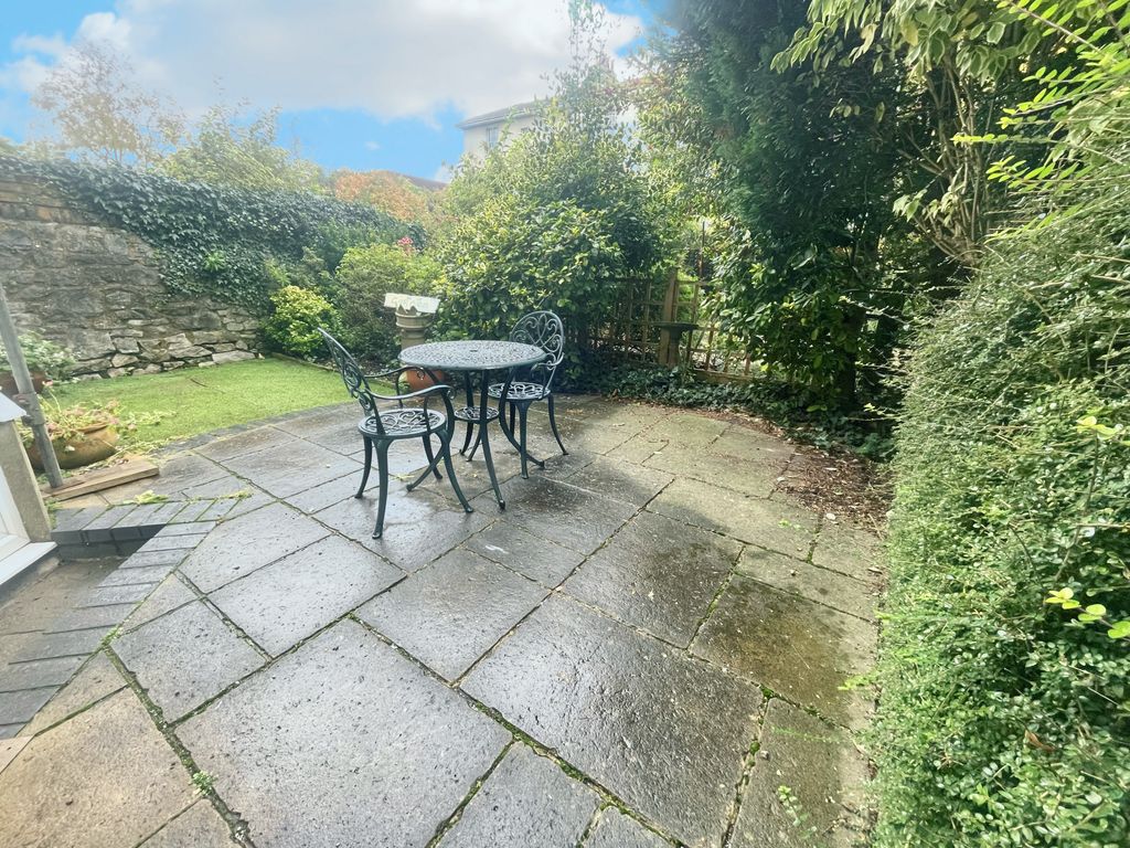 Property photo 3 of 12