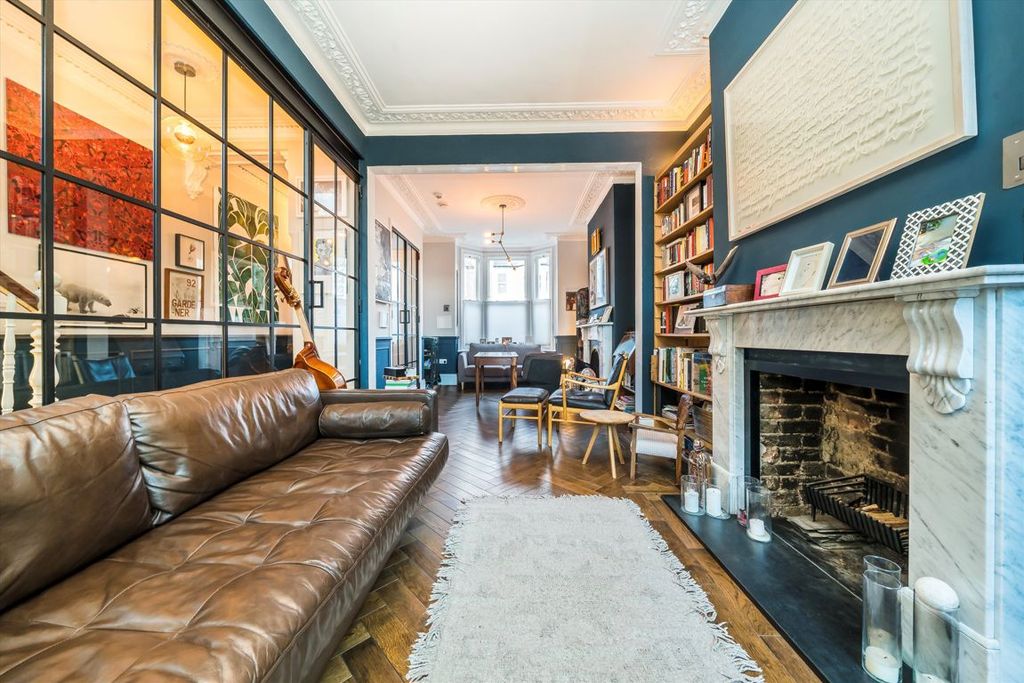 Property photo 1 of 19