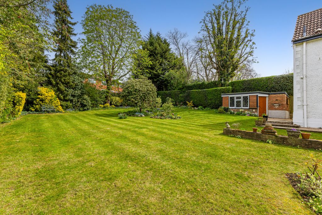 Property photo 2 of 33