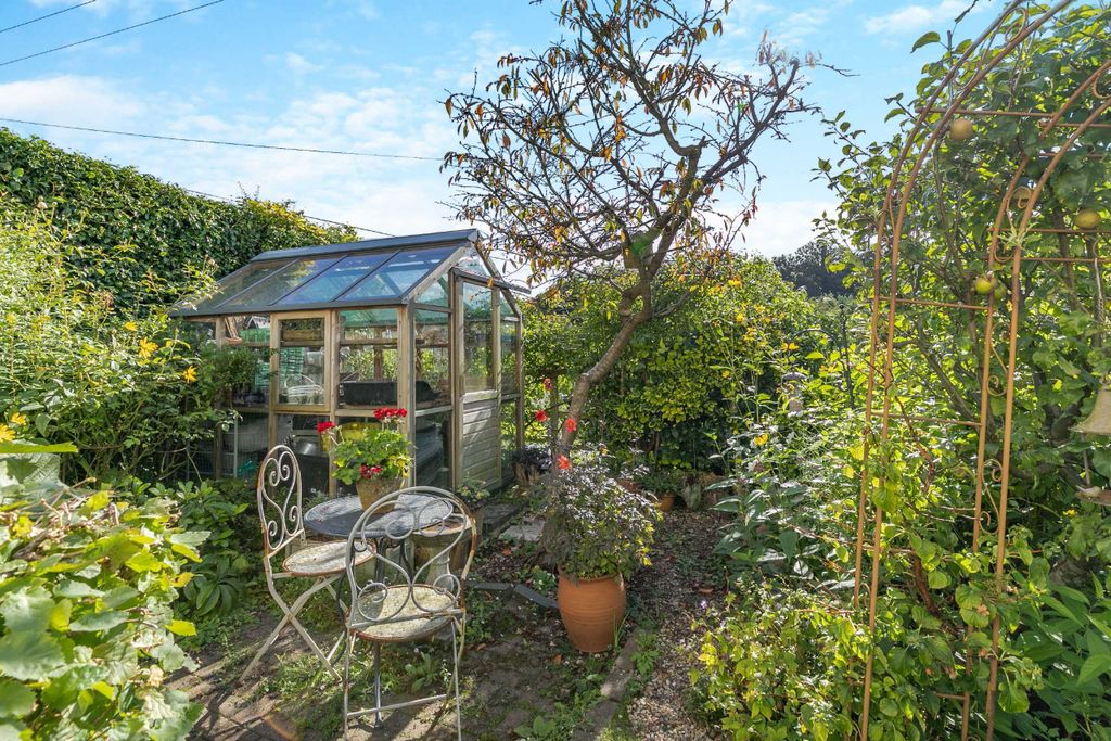 Property photo 2 of 41