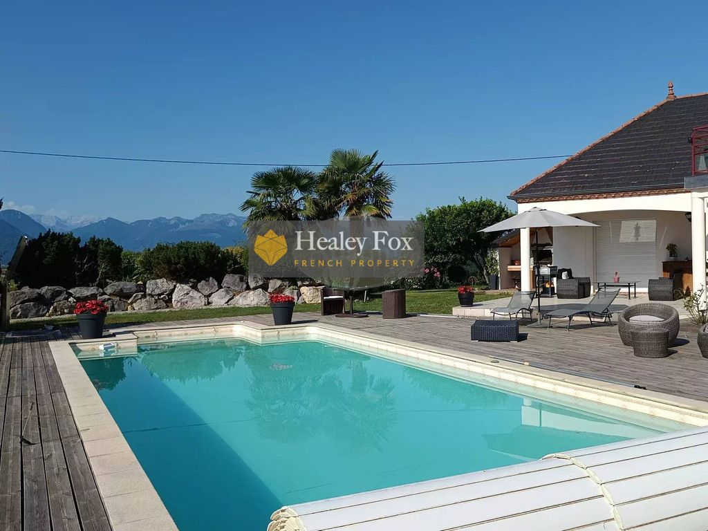 Property photo 2 of 22