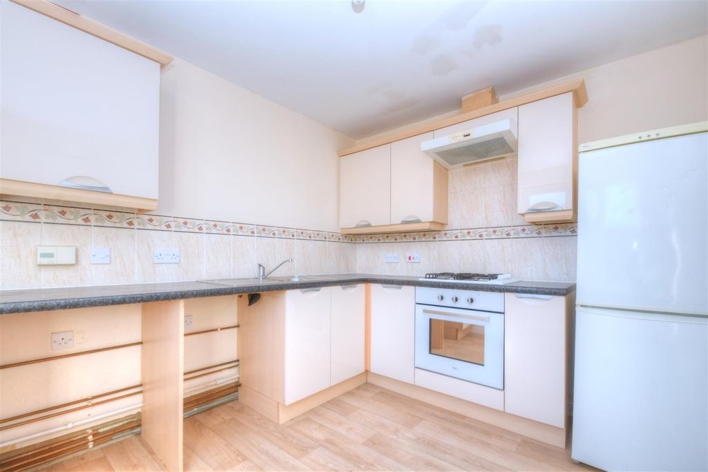 Property photo 3 of 6 Kitchen.Jpg