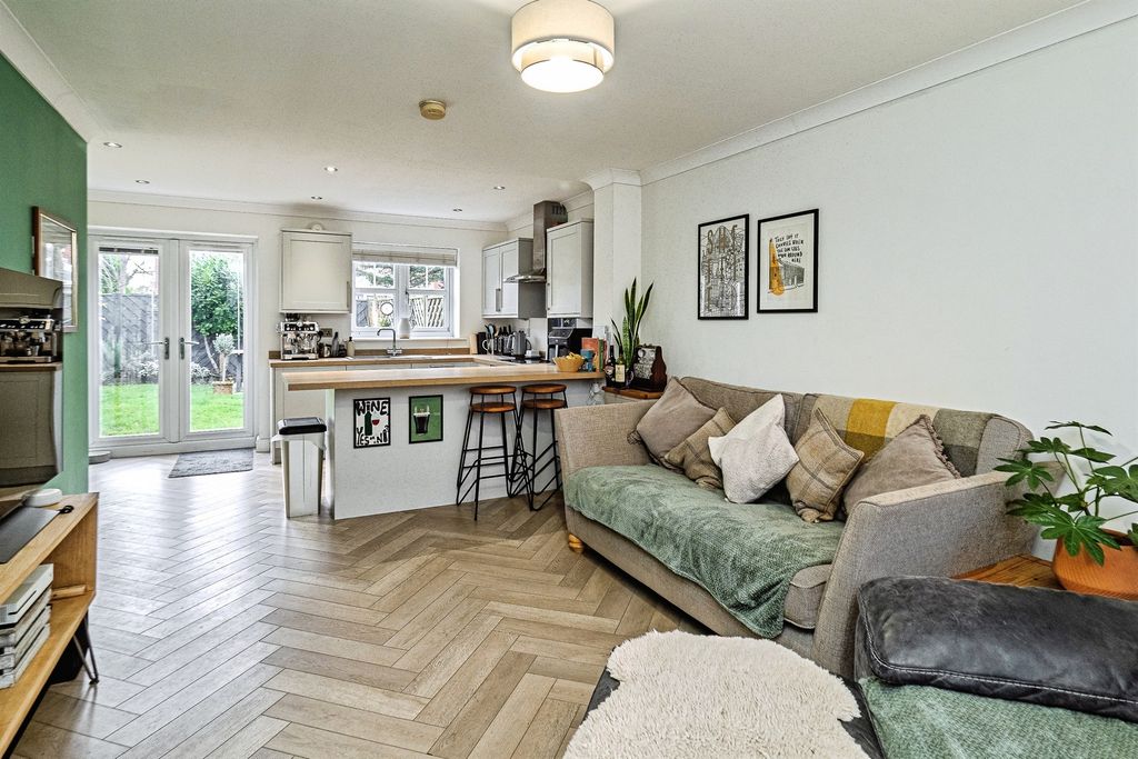 Property photo 2 of 14