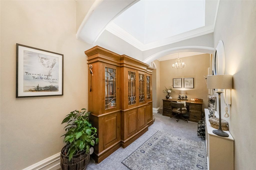 Additional image 4 of 2 bed flat for saleBatterflatts Gardens, Stirling, Stirlingshire FK7