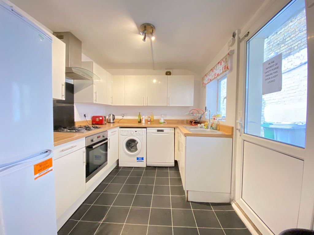 Property photo 1 of 5