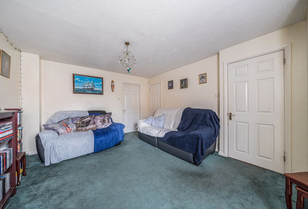 Property photo 3 of 21 1374930-3-69088A4...