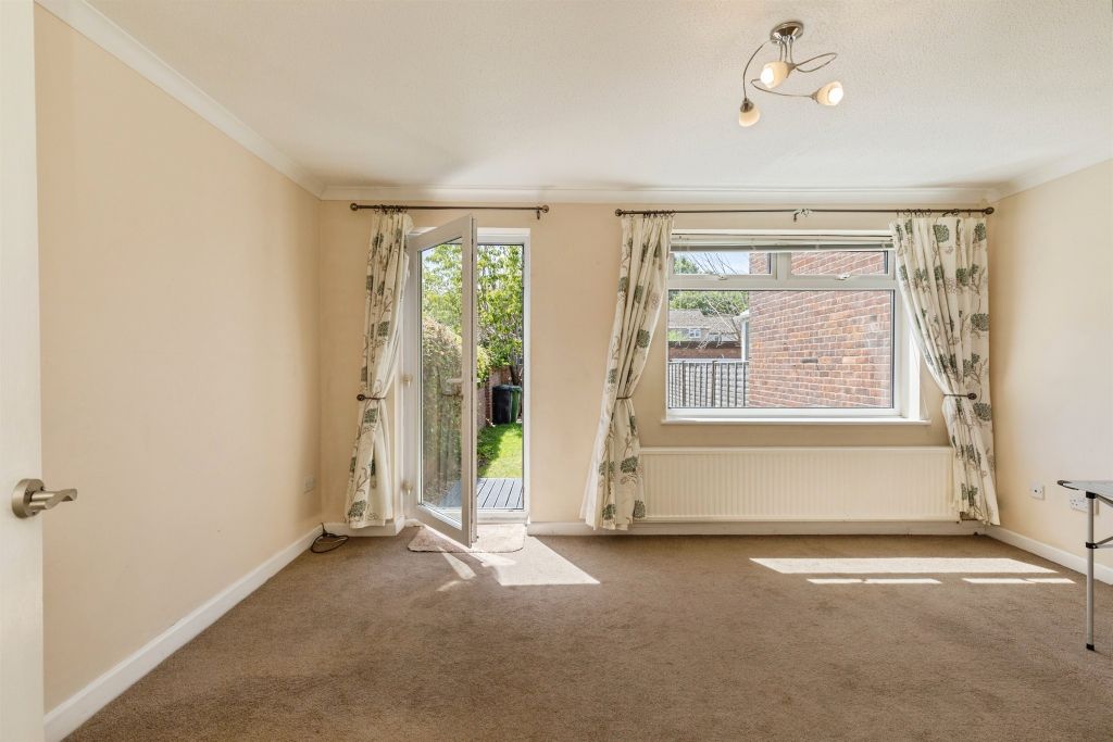 Property photo 2 of 28