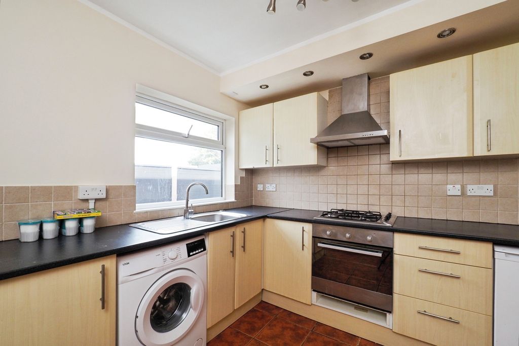 Property photo 2 of 17 Kitchen
