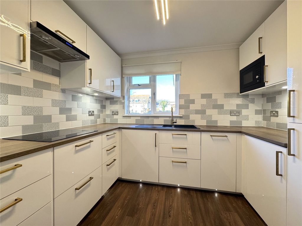 Property photo 2 of 12 Picture No. 05