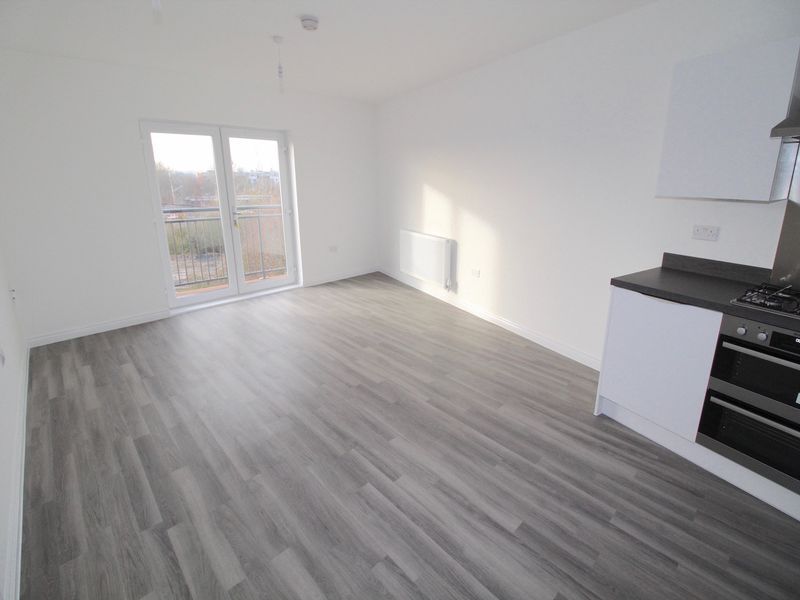 Property photo 1 of 7 Photo 5