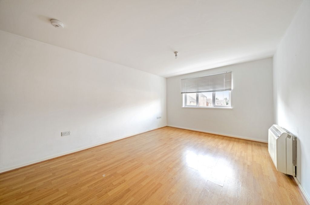 Property photo 3 of 13 1472830-1-6A2194c7d03F2
