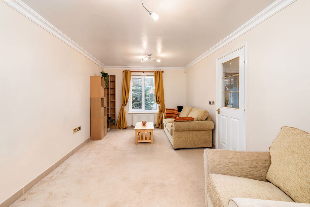 Property photo 3 of 38