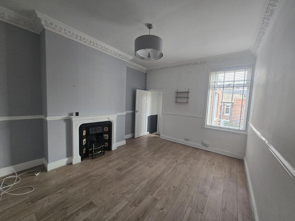 Property photo 3 of 9 Living Room