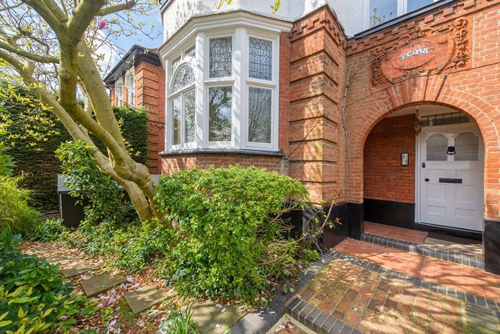 Property photo 2 of 9