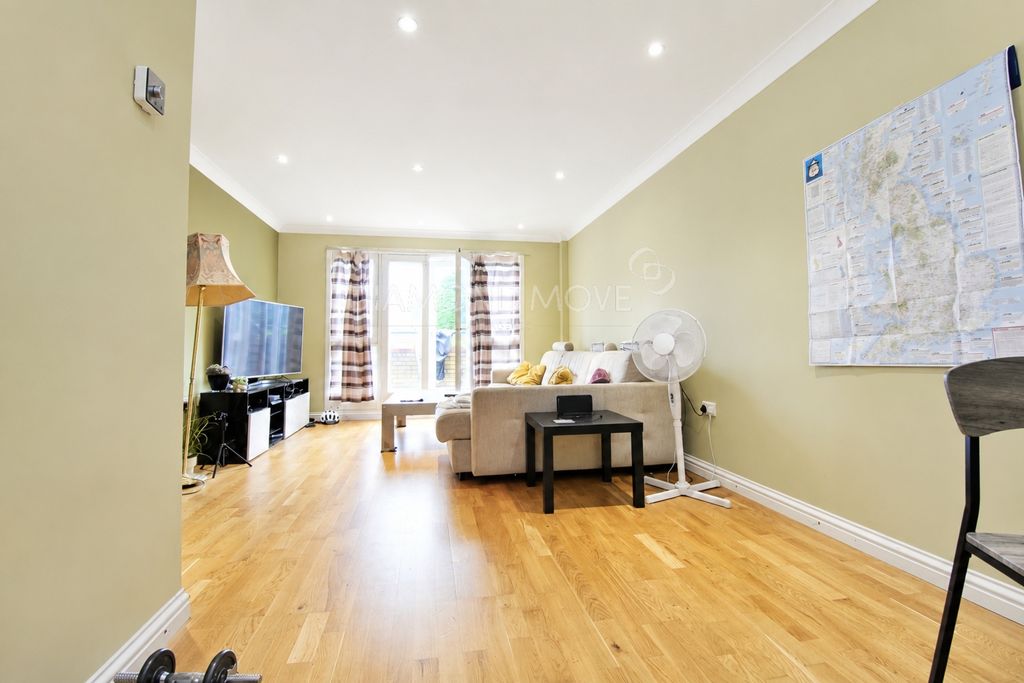 Property photo 2 of 12 Photo 7