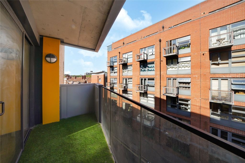 Property photo 3 of 14 Balcony