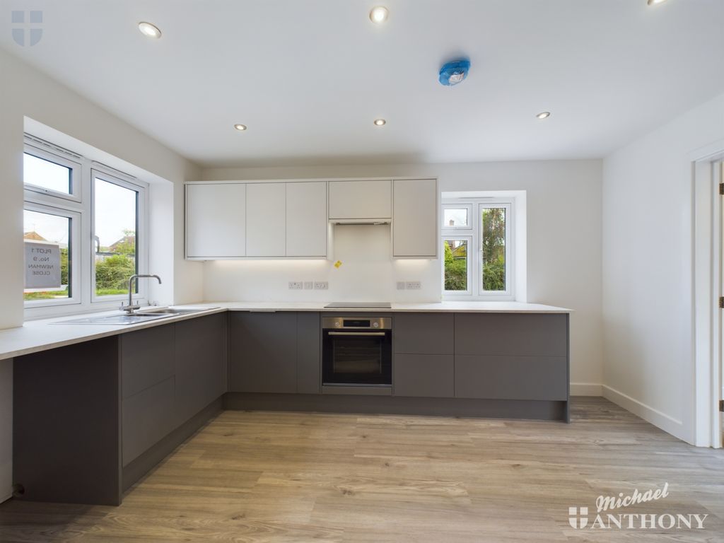 Property photo 2 of 20 Cam03218G0-Pr0309-Still003