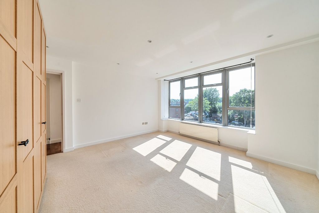 Property photo 2 of 17 Picture No. 09