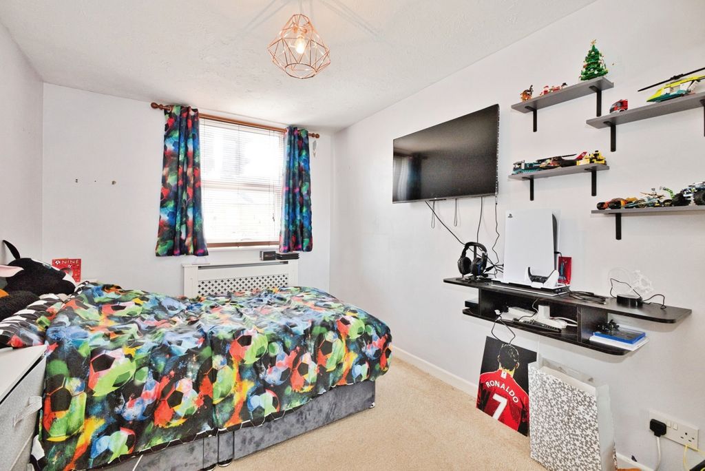 Additional image 6 of 2 bed flat for saleRutters Lane, Ilminster, Somerset TA19