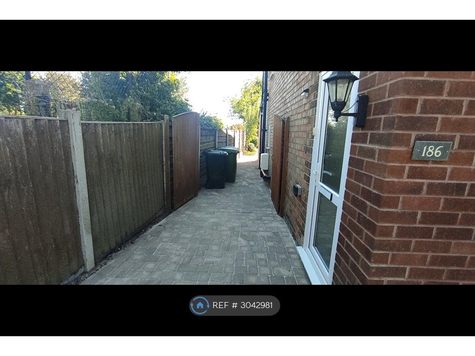 Property photo 3 of 32