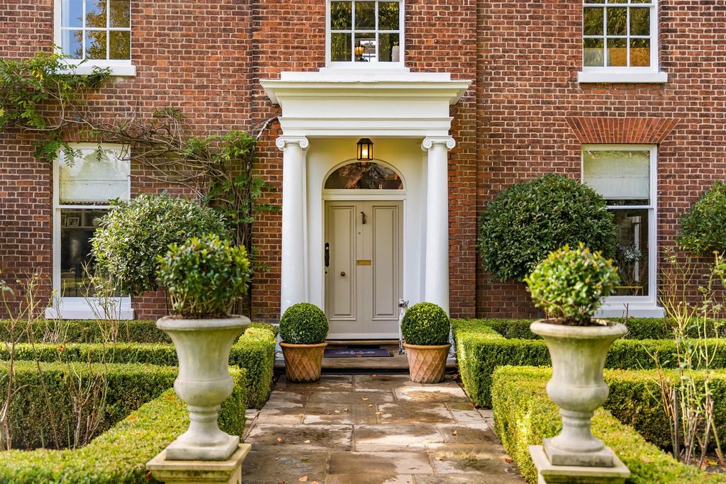 Property photo 1 of 33 (Main)