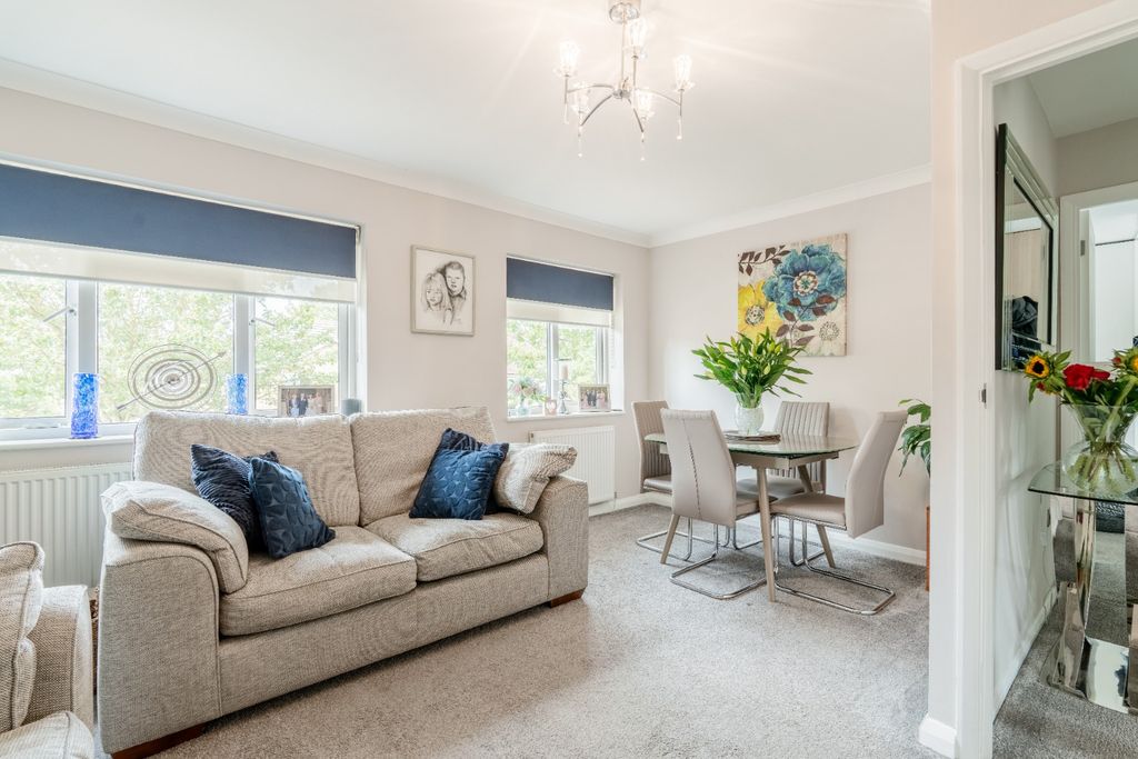 Property photo 2 of 14 4418803