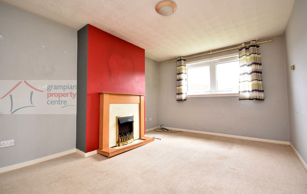 Property photo 2 of 8 l1.Jpg