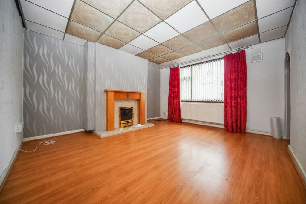 Property photo 2 of 18