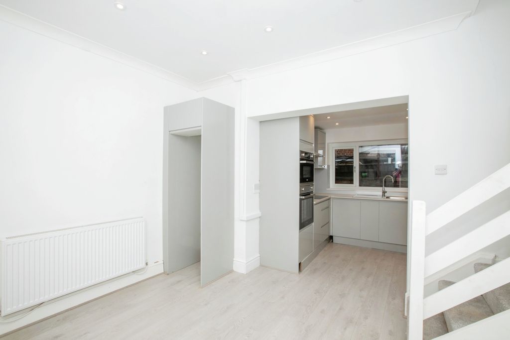Property photo 3 of 12 Photography