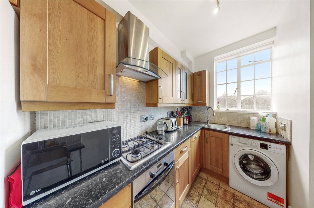 Property photo 2 of 14 Picture No. 05