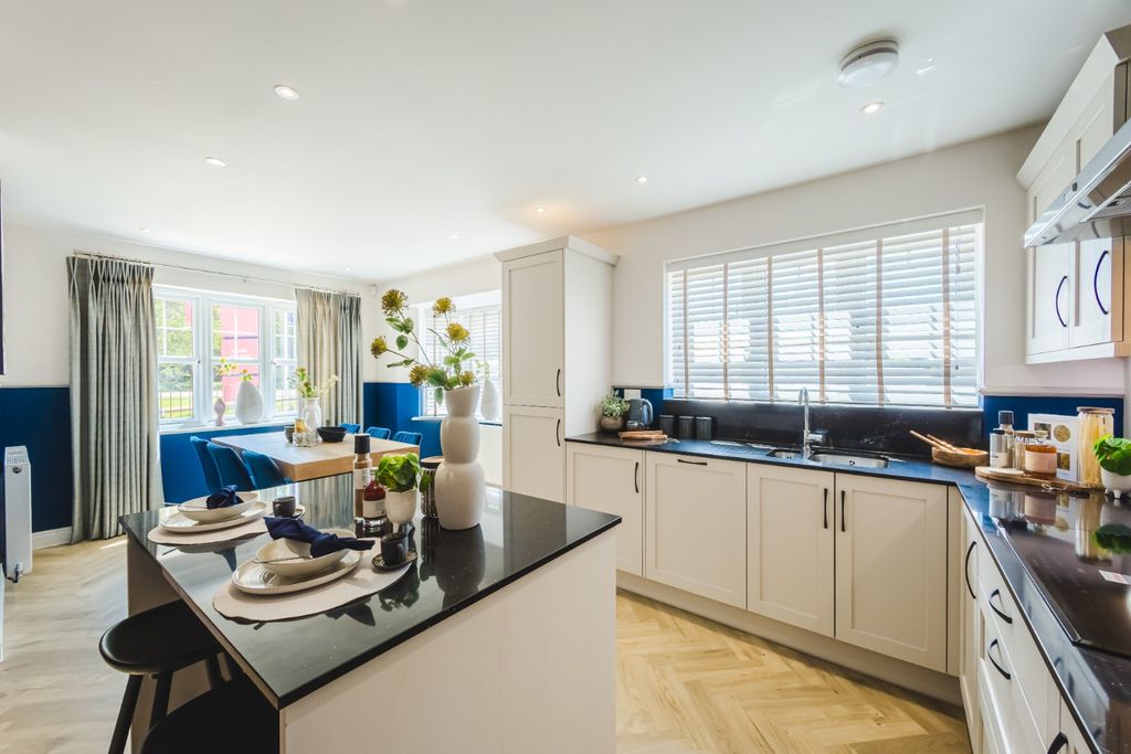 Property photo 2 of 11 5558162