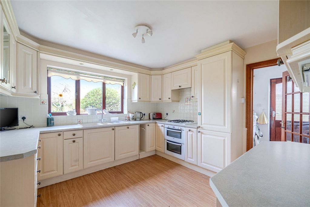 Property photo 3 of 22 Picture No. 14