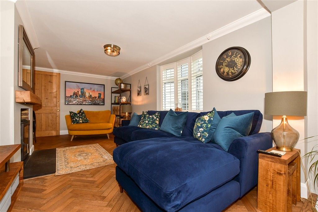 Property photo 2 of 25 Lounge